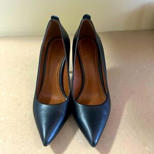 Coach Pumps